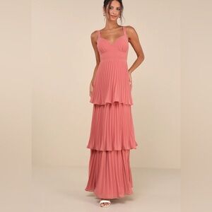 Lulu’s sz M Luxe Perfection Pleated Tiered Backless Maxi Dress in Rusty Rose